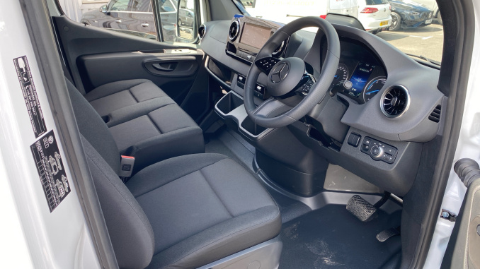 Mercedes-Benz Sprinter E414 L3 Electric Rwd 100kW 113kWh Pro Van Auto - Image 22